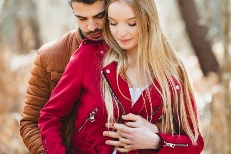 Lire la suite à propos de l’article Histoire d’amour à la Bordelaise : Une séance photo en amoureux à Bordeaux